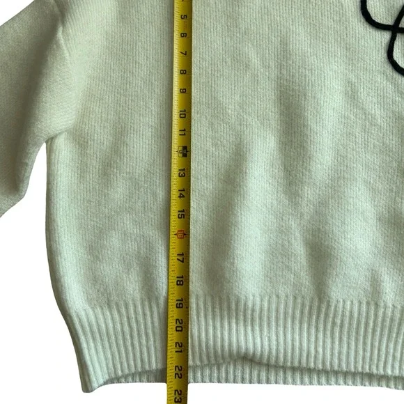 Gilli Women Cream Mock Neck Sweater Black 3D Floral Embroidery Size Large - Picture 9 of 11